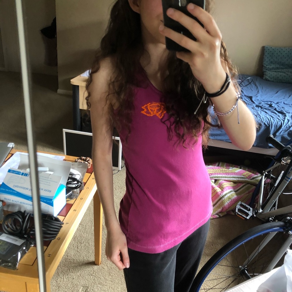 Emerge hot pick shirt w rose embellishment